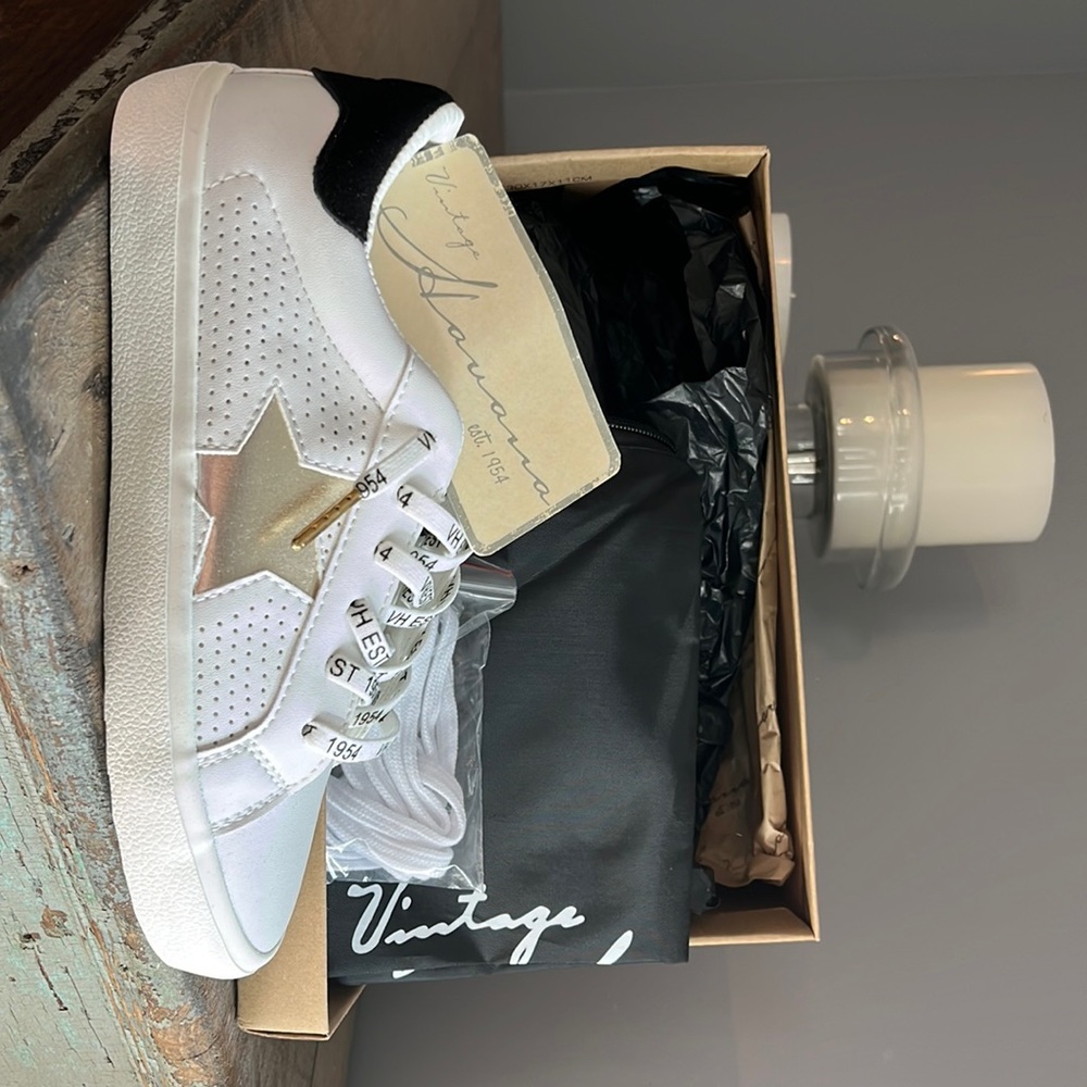 Vintage Havana, Gadol Gold Star Sneaker, 6, NWT
